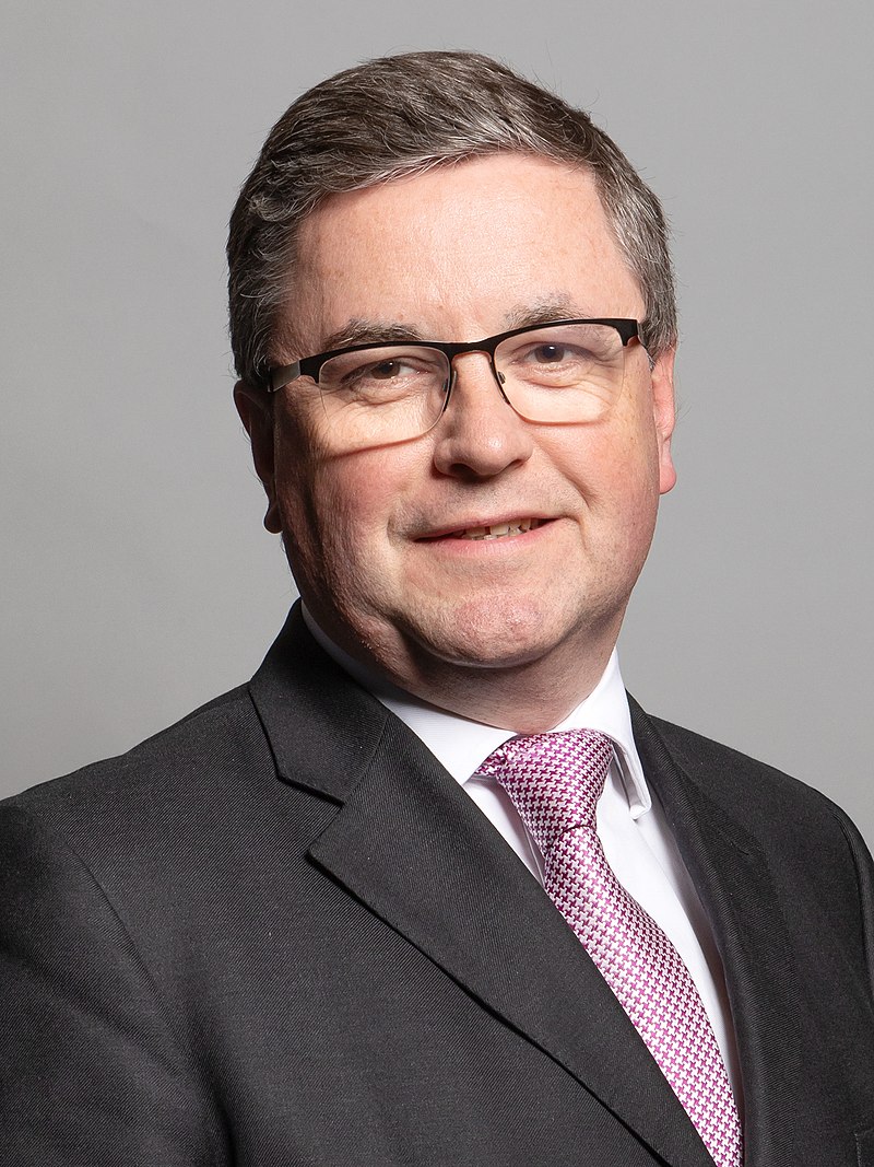 800px Official portrait of Rt Hon Robert Buckland MP crop 2