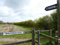 Towpath entrance Into the Park from Stainswick Lane