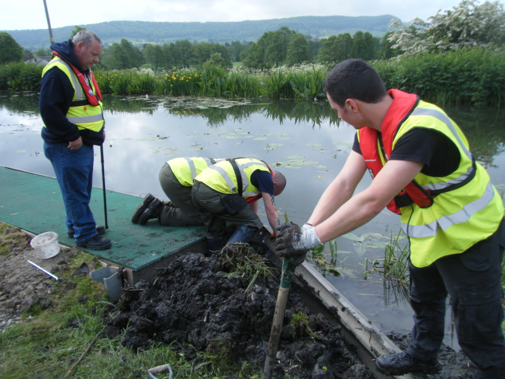 2016 06 14 Veterans working at Ryeford 1000