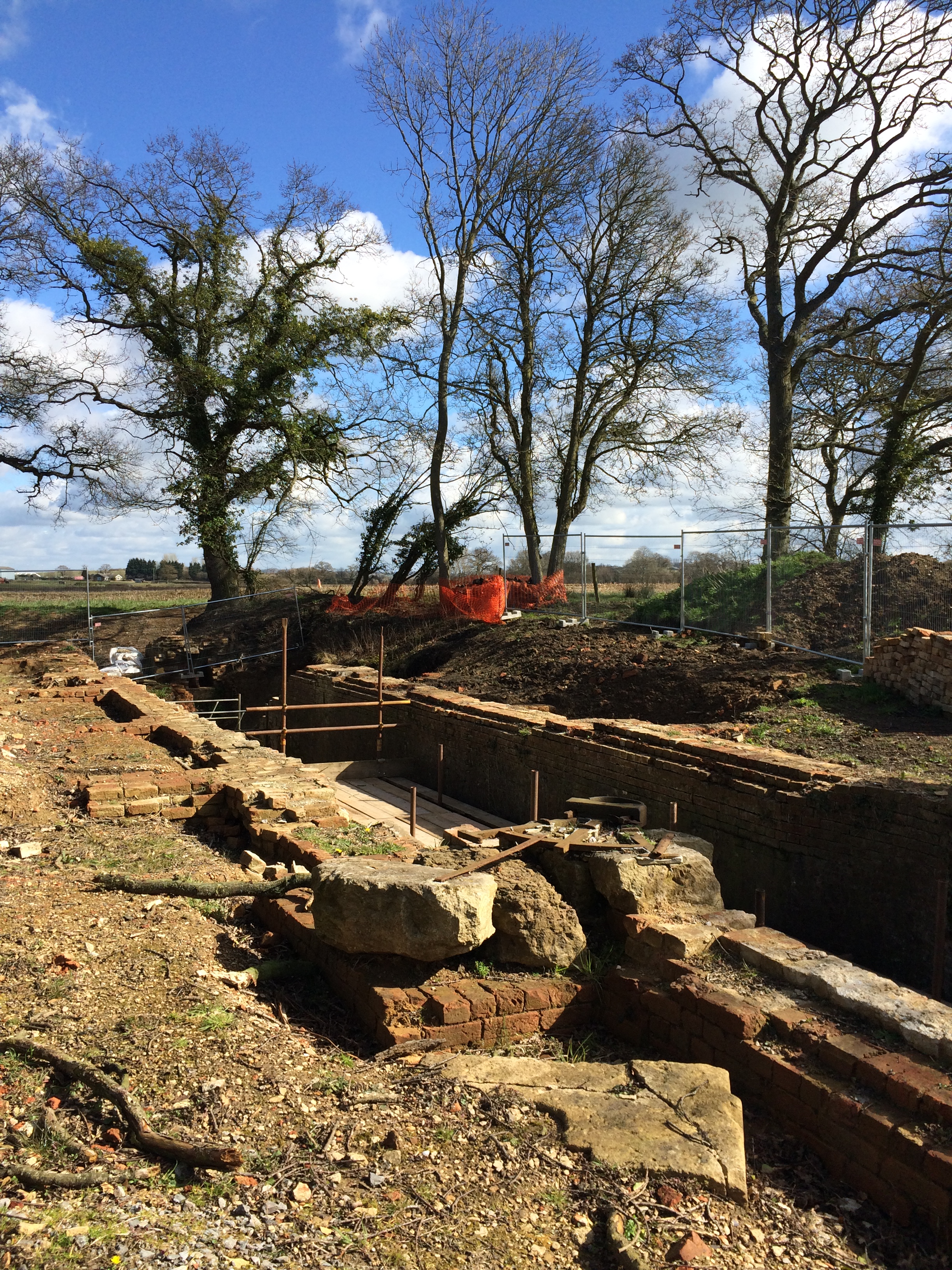 2016 06 14 Wilts and Berks Canal Pewsham lock restoration 2